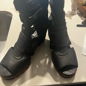 Sorel Wedge Black Leather Boots